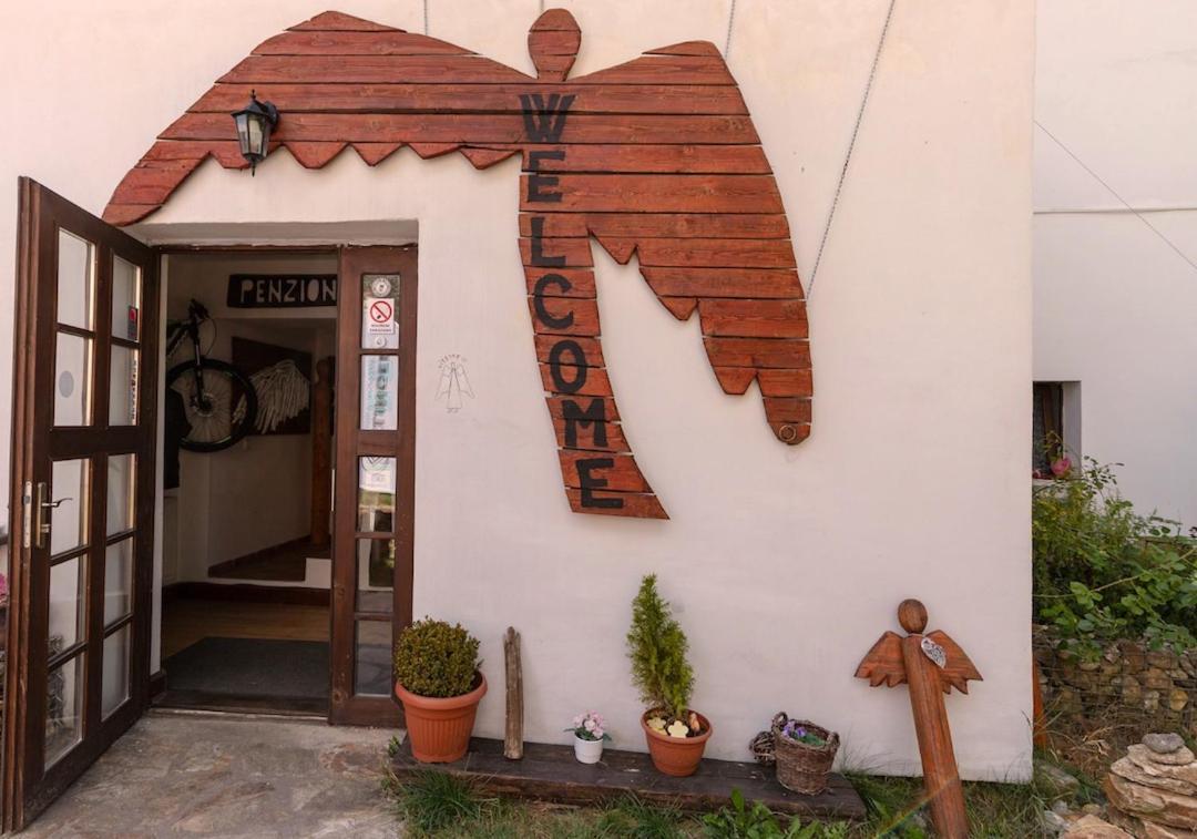 Bike Bistro A Penzion U Vsech Andelu Nove Mesto pod Smrkem Eksteriør billede