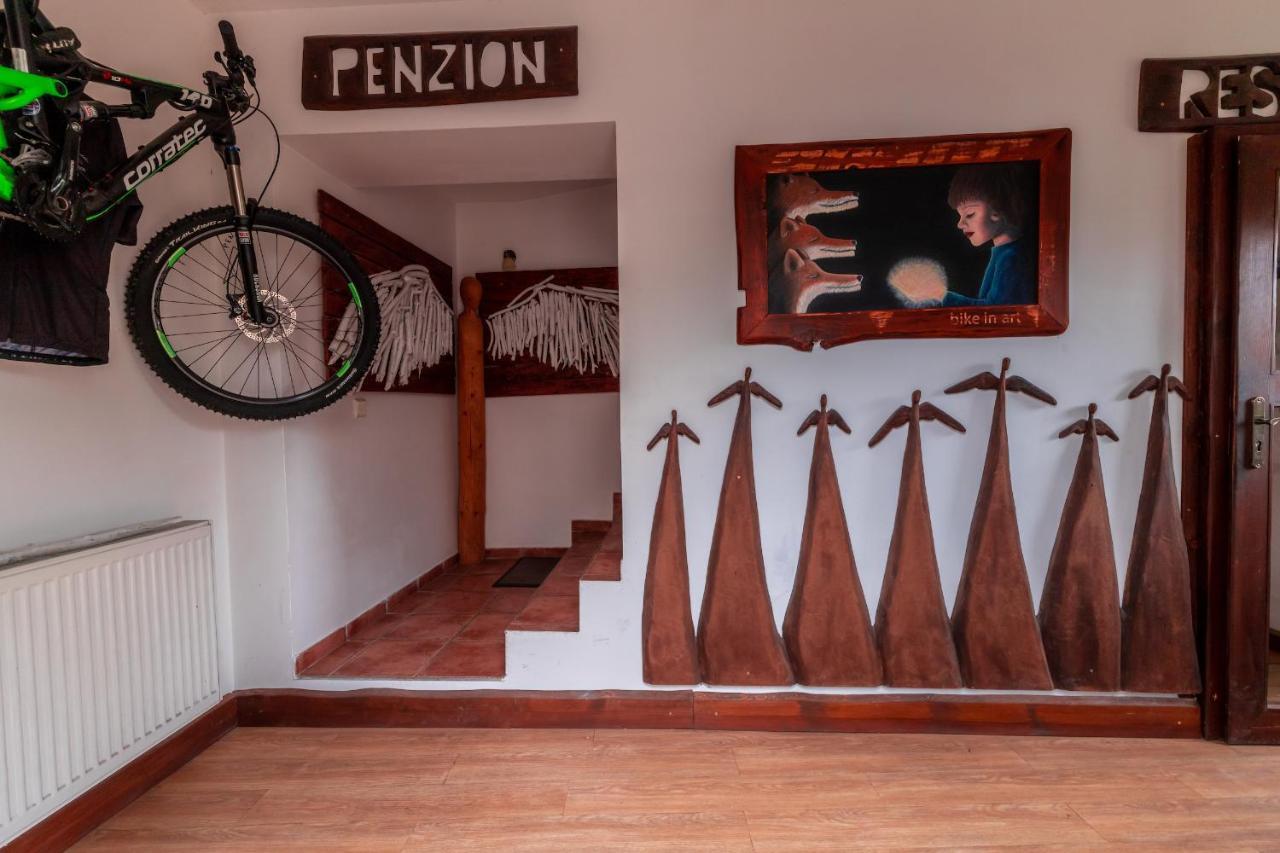 Bike Bistro A Penzion U Vsech Andelu Nove Mesto pod Smrkem Eksteriør billede